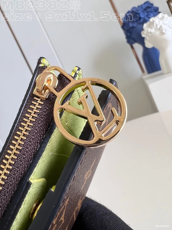 Fake Louis Bags Lisa Wallet Vuitton Louis 0710